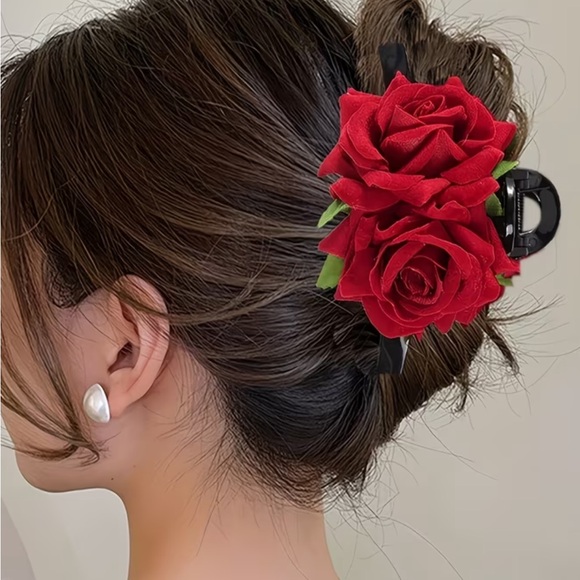 Floral Black Short Camisole Nightgown with bonus, red rose hair clip - Picture 5 of 7